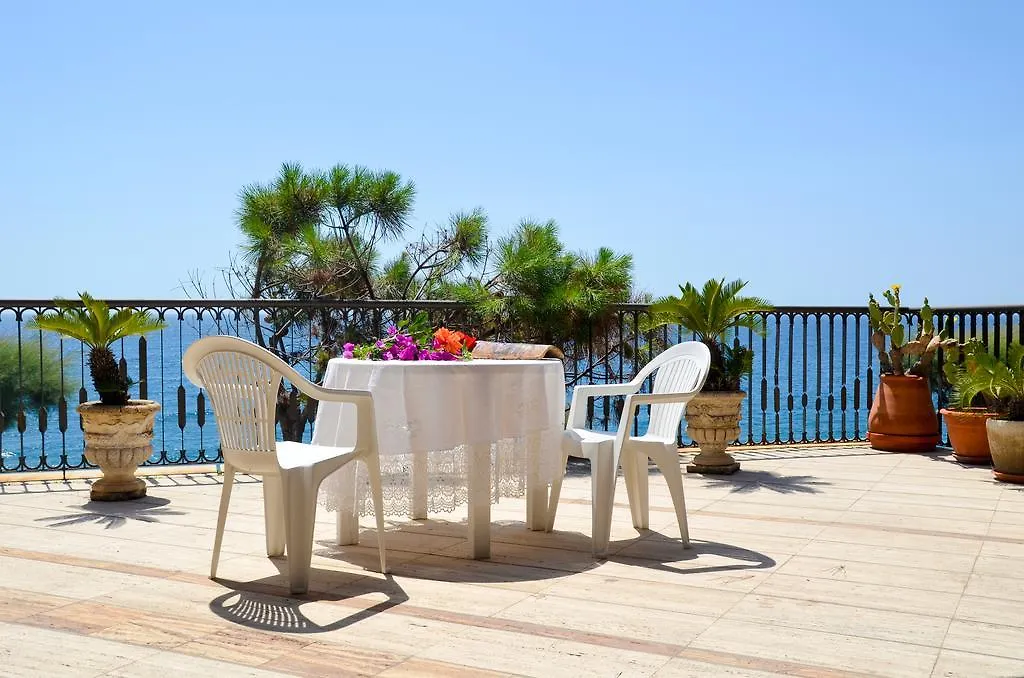 Casa Di Mare Barabba Villa Santa Teresa Di Riva 0*,
