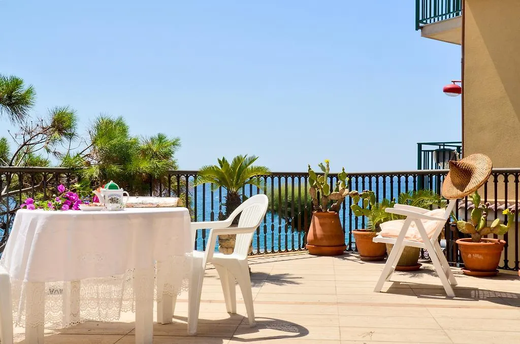 Holiday home Casa Di Mare Barabba Villa Santa Teresa Di Riva