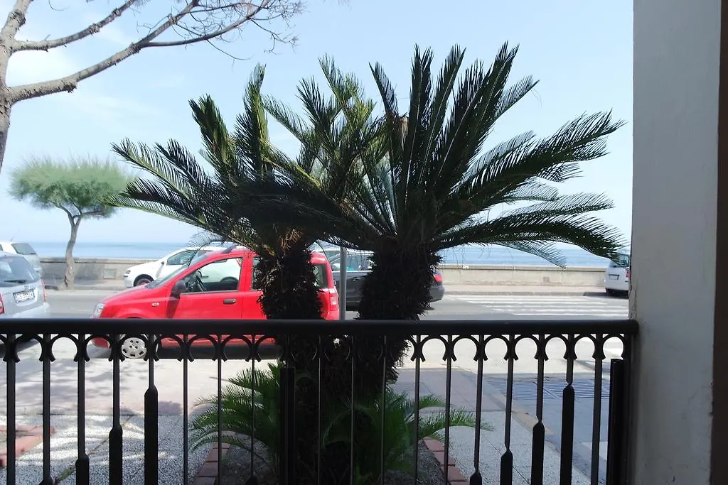 Casa Di Mare Barabba Villa Santa Teresa Di Riva 0*,  Italy