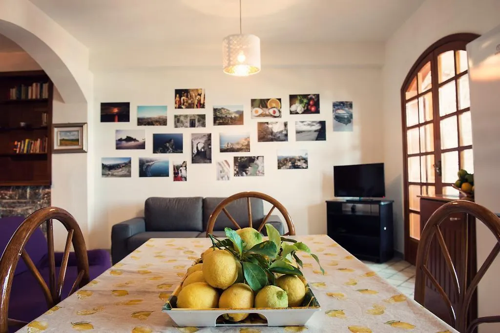 Casa Di Mare Barabba Villa Santa Teresa Di Riva 0*,  Italy